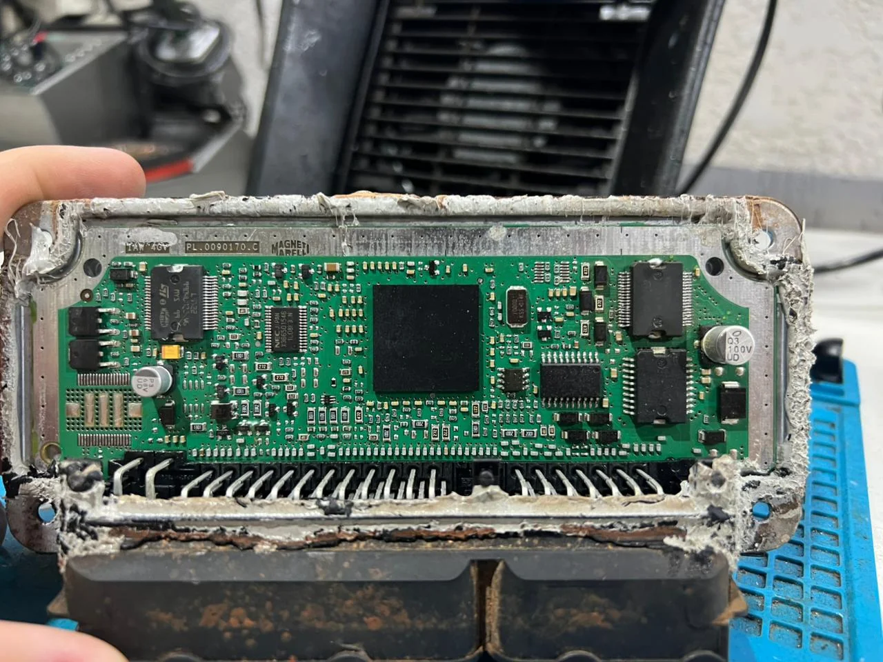 Placa real da ECU IAW 4GV aberta, sem anotação